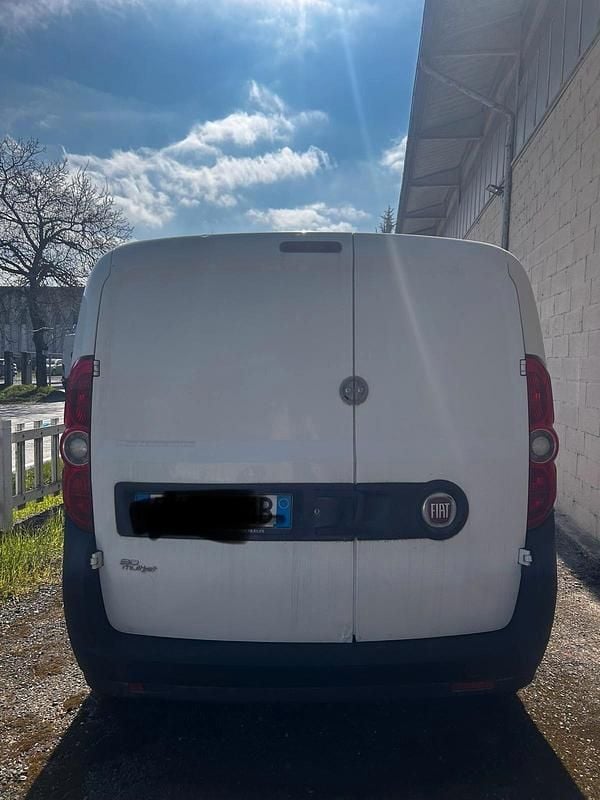 Usata Fiat Doblò 90 CV (66 kW) 2014 Bianco Monovolume