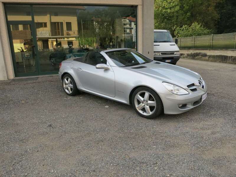 Usata Mercedes SLK200 163 CV (119 kW) 2005 Argento Cabrio