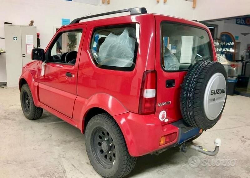 Usata Suzuki Jimny 85 CV (62 kW) 2008 Verde SUV