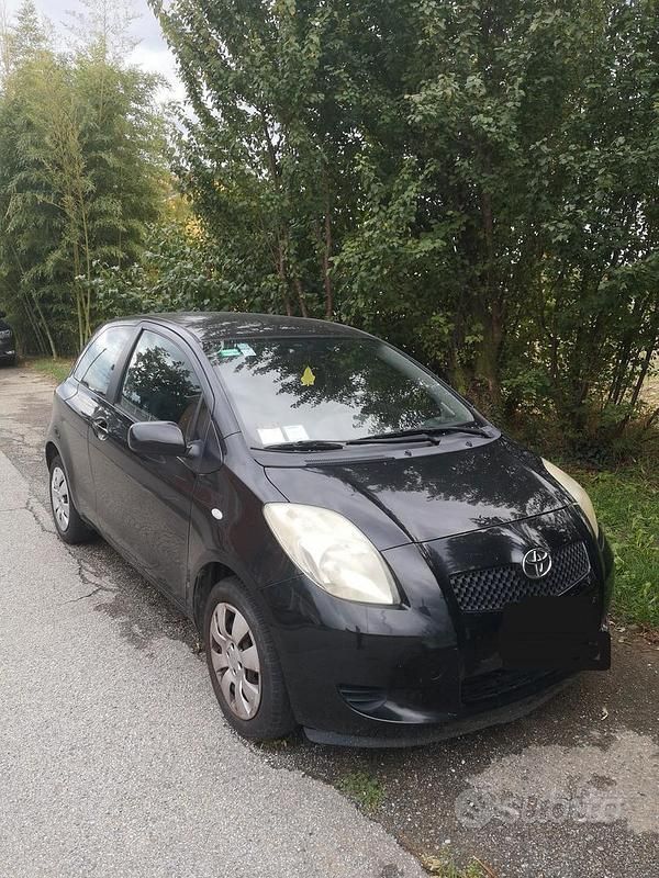 Usata Toyota Yaris 69 CV (50 kW) 2008 Nero Utilitaria