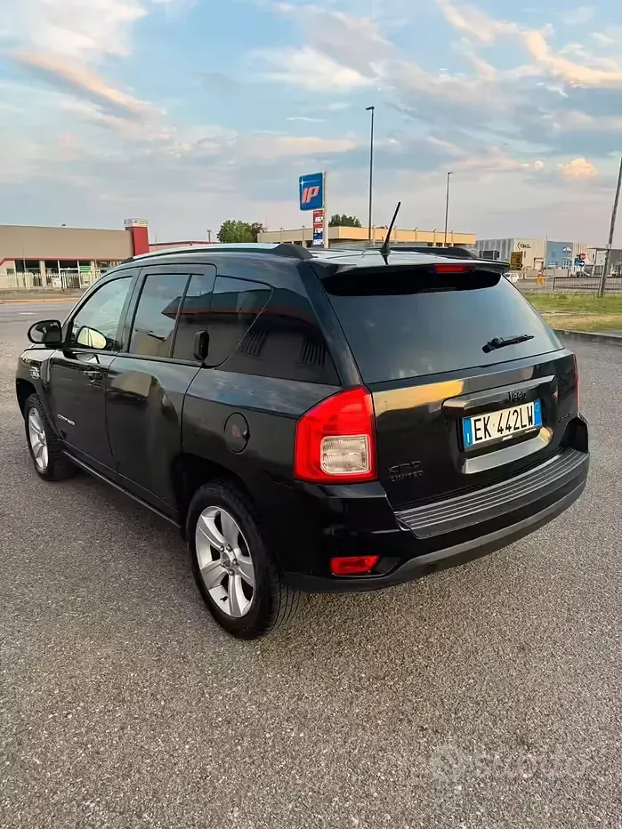 Usata Jeep Compass Sport 136 CV (100 kW) 2012 Nero SUV