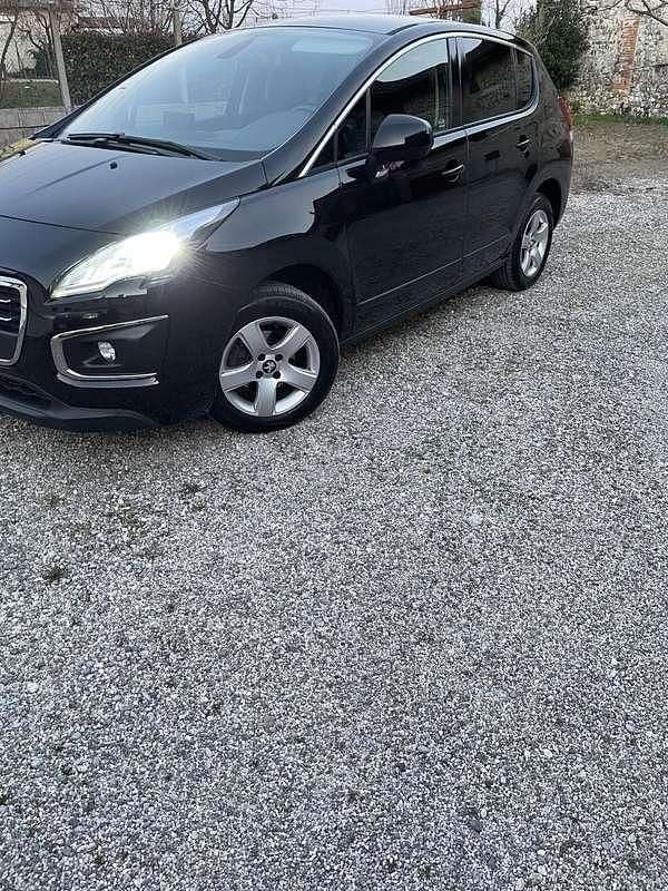 Usata Peugeot 3008 Business-Line 114 CV (83 kW) 2015 Nero Station wagon