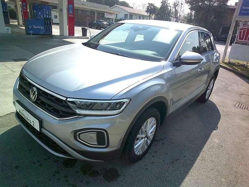 Usata VW T-Roc Life 110 CV (80 kW) 2023 Grigio SUV