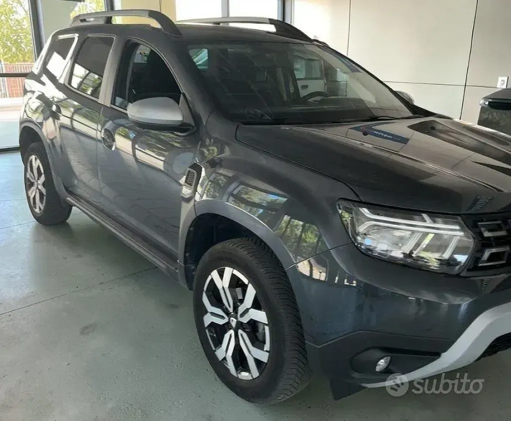 Usata Dacia Duster Prestige 101 CV (74 kW) 2022 Grigio scuro SUV