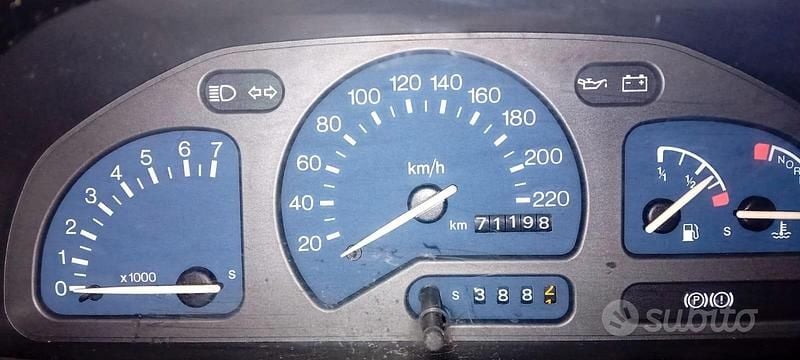 Usata Ford Fiesta 69 CV (50 kW) 1996 Nero Utilitaria