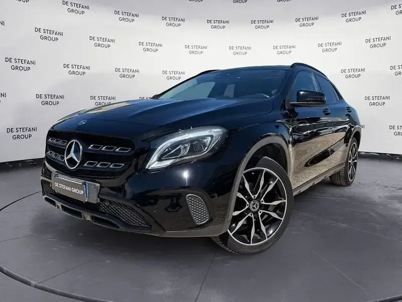Usata Mercedes GLA200 Edition 136 CV (100 kW) 2019 Nero SUV