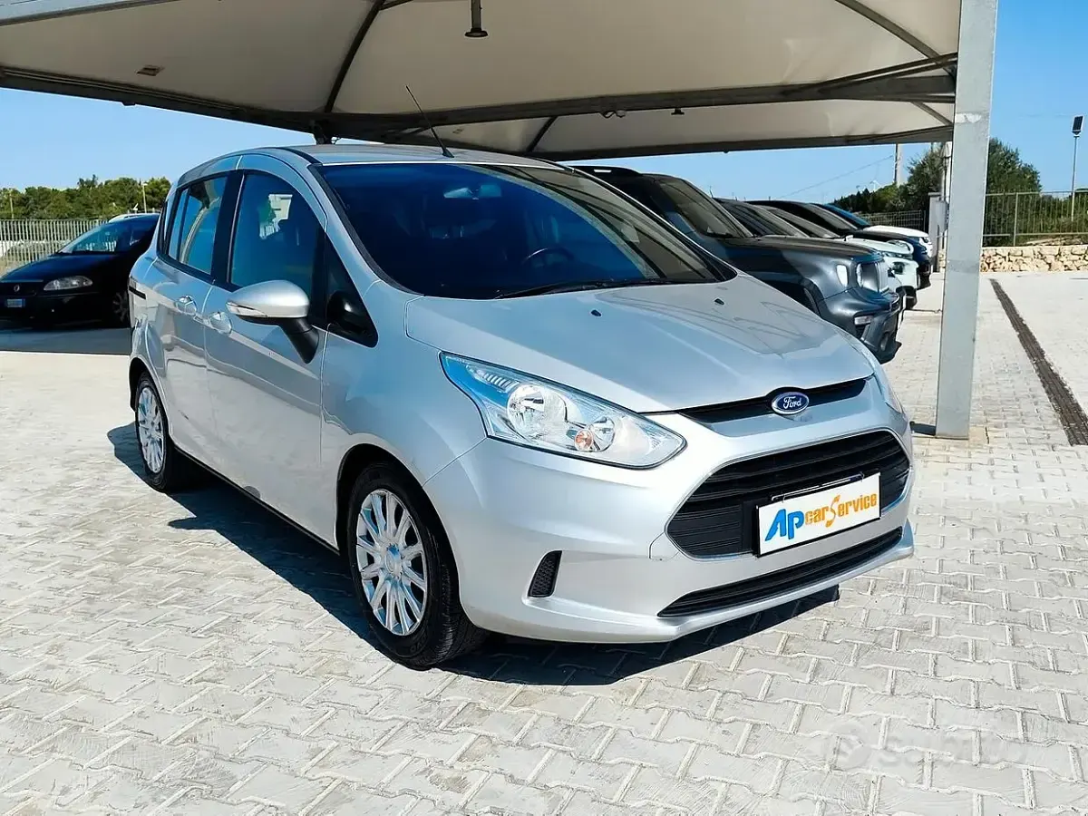 Usata Ford B-MAX Titanium 95 CV (69 kW) 2015 Grigio Monovolume