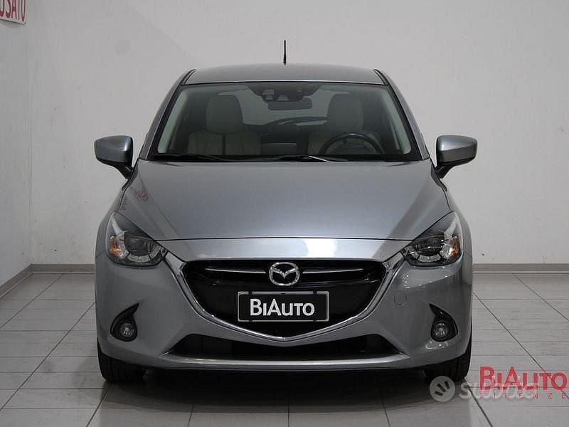 Usata Mazda 2 Exceed 90 CV (66 kW) 2017 Grigio Berlina