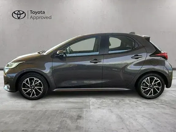 Usata Toyota Yaris Trend 91 CV (66 kW) 2022 Dark grey met Utilitaria