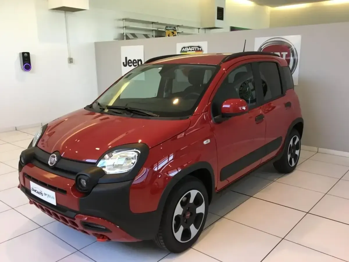 Usata Fiat Panda Cross Cross 69 CV (50 kW) 2024 Rosso Utilitaria