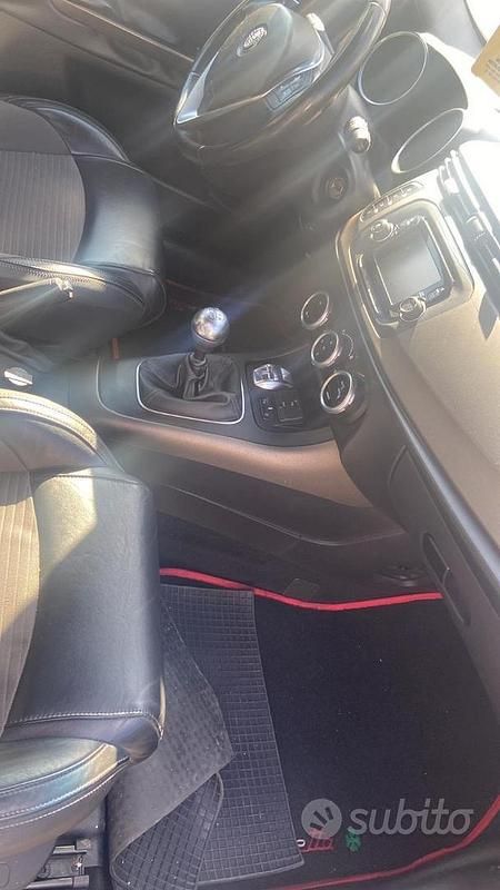 Usata Alfa Romeo Giulietta 105 CV (77 kW) 2014 Grigio Utilitaria