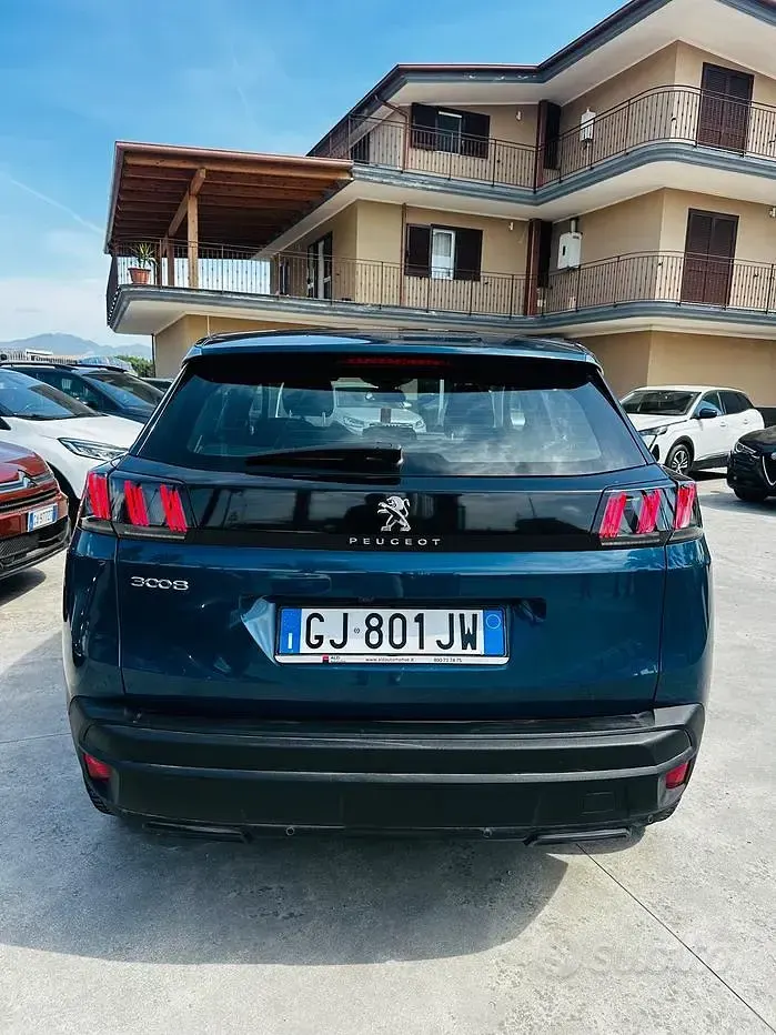 Usata Peugeot 3008 Allure 131 CV (96 kW) 2022 Blu SUV