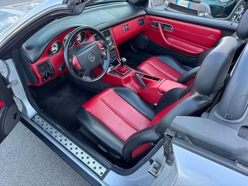 Usata Mercedes SLK200 192 CV (141 kW) 1999 Argento Cabrio