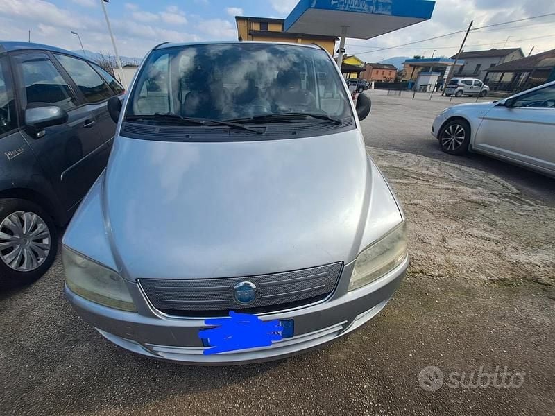 Usata Fiat Multipla 120 CV (88 kW) 2006 Grigio Monovolume