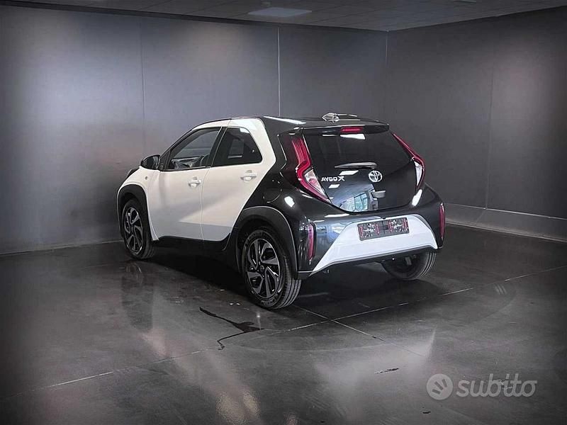 Usata Toyota Aygo X 72 CV (52 kW) 2025 Bianco SUV