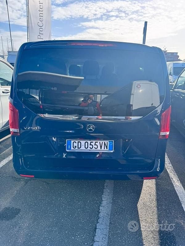 Usata Mercedes 250 190 CV (139 kW) 2021 Blu Monovolume