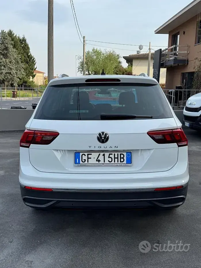 Usata VW Tiguan Life 122 CV (89 kW) 2021 Bianco SUV