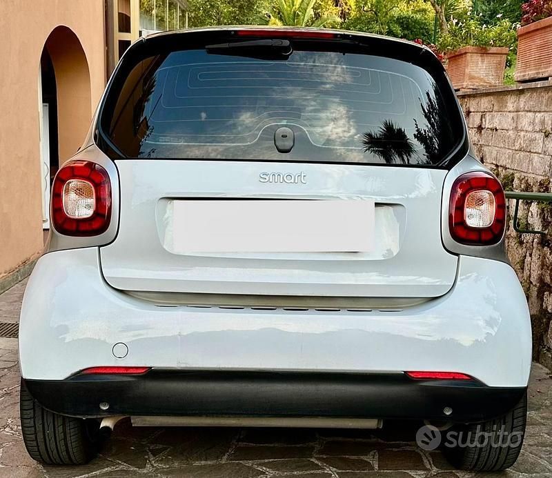 Begagnad Smart ForTwo Coupé Passion 71 HK (52 kW) 2015 Vit Halvkombi