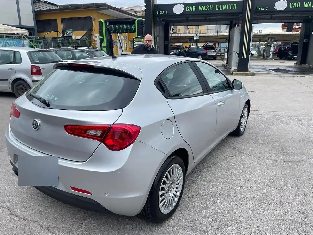 Usata Alfa Romeo Giulietta 120 CV (88 kW) 2017 Grigio Utilitaria