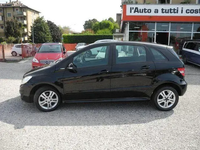 Usata Mercedes B180 116 CV (85 kW) 2010 Nero Monovolume