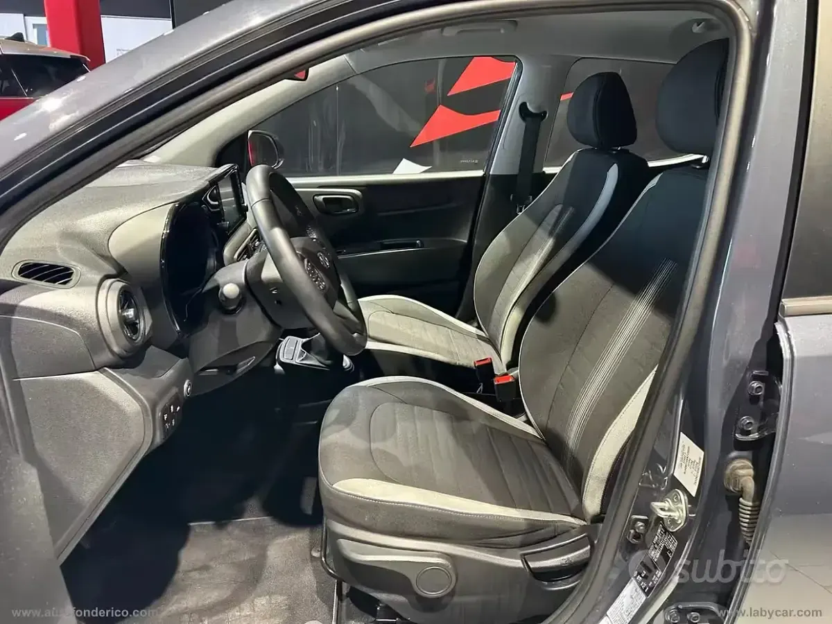 Usata Hyundai i10 Advanced 67 CV (49 kW) 2022 Grigio Utilitaria