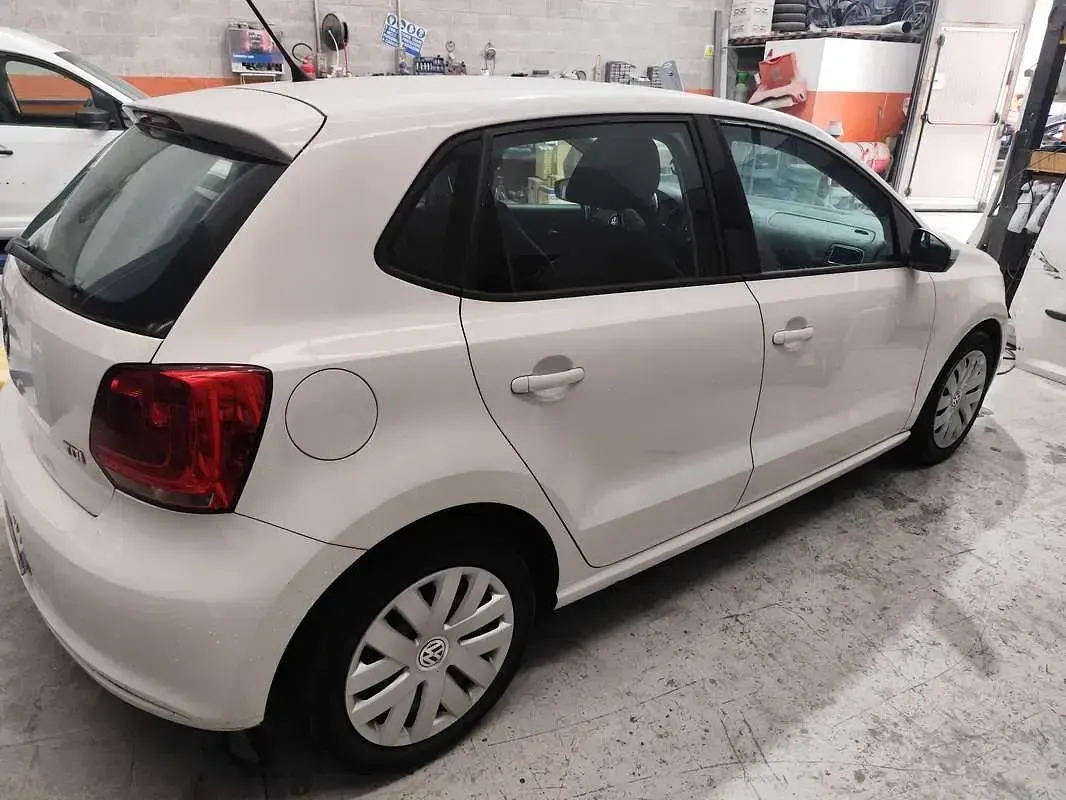 Usata VW Polo Trendline 75 CV (55 kW) 2011 Bianco Utilitaria