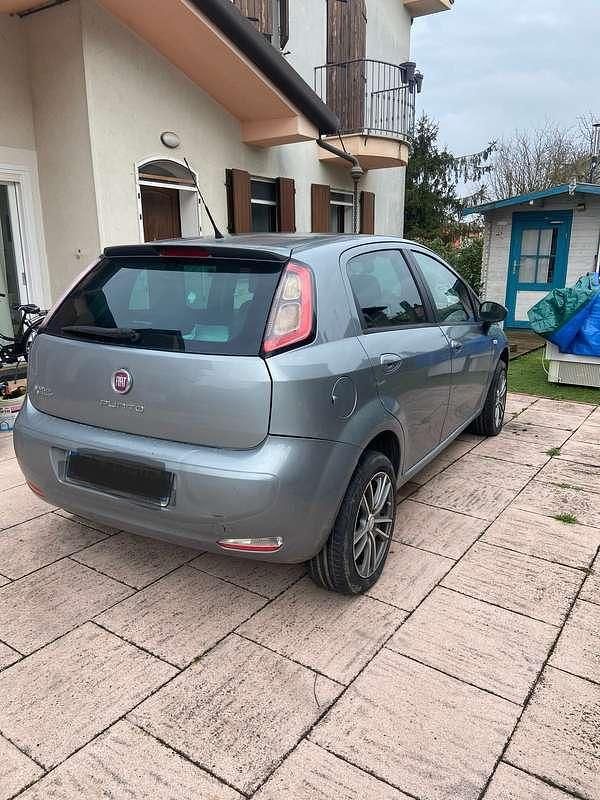 Usata Fiat Punto Easy 69 CV (50 kW) 2013 Argento Utilitaria