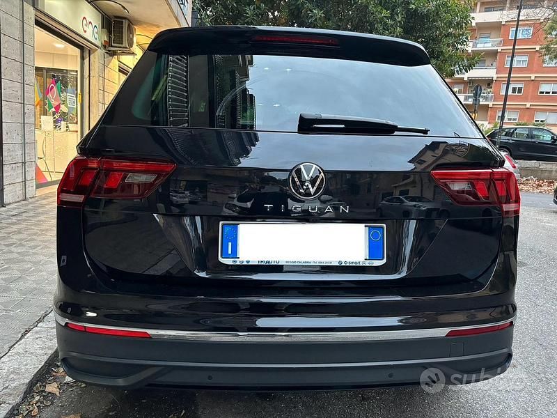 Usata VW Tiguan 122 CV (89 kW) 2021 Nero SUV