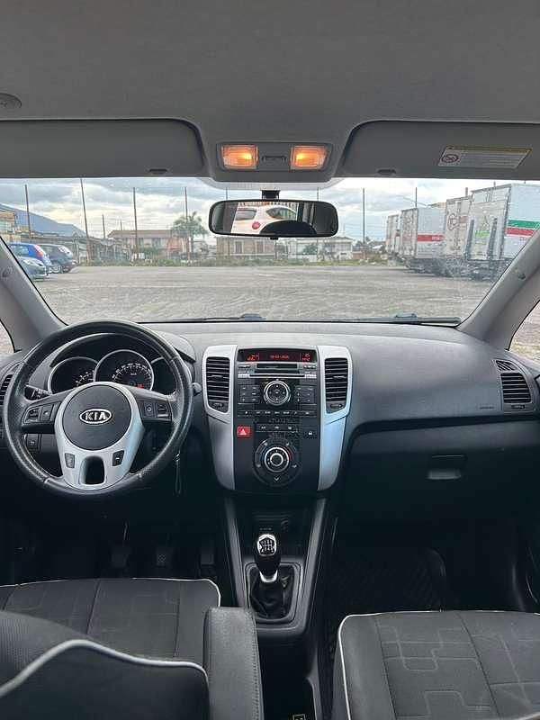 Usata Kia Venga Active 90 CV (66 kW) 2011 Bianco Utilitaria