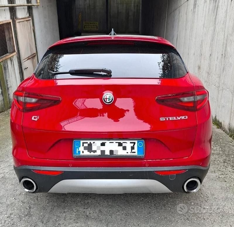 Usata Alfa Romeo Stelvio 280 CV (205 kW) 2017 Rosso SUV