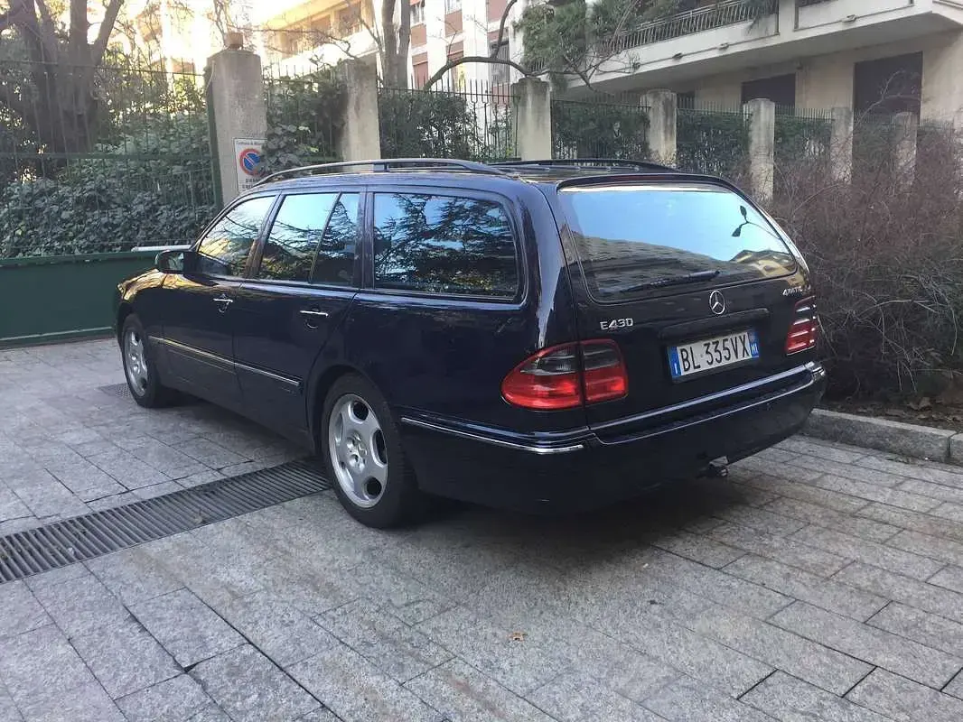 Usata Mercedes E430 Avantgarde 279 CV (205 kW) 2000 Blu/azzurro Station wagon