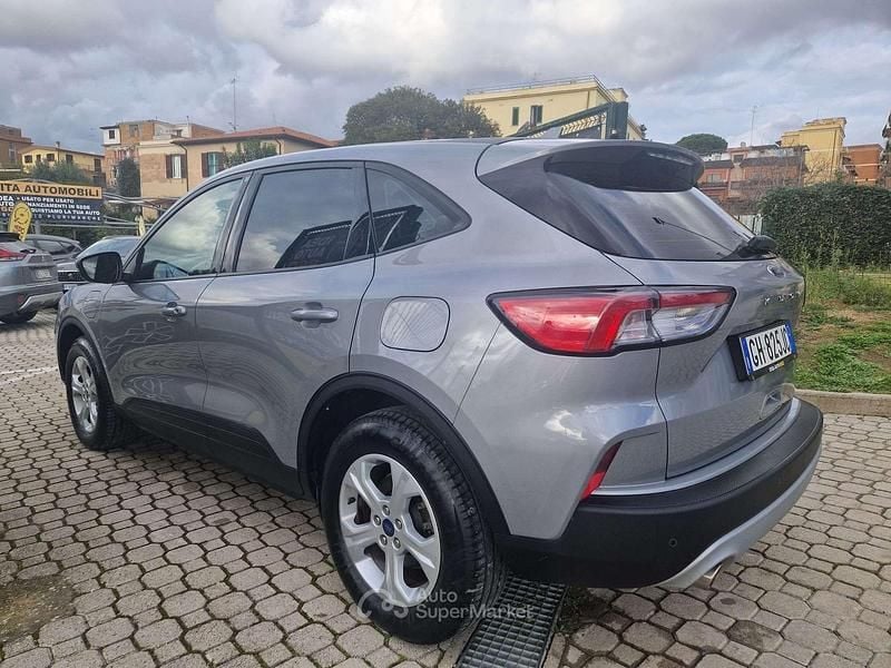 Usado Ford Kuga 152 CV (111 kW) 2021 Gris SUV