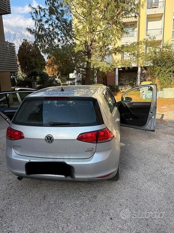 Grigio Usata 2014 VW Golf Tre volumi | 6000 € (Ottimo prezzo) - Immagine 1/4