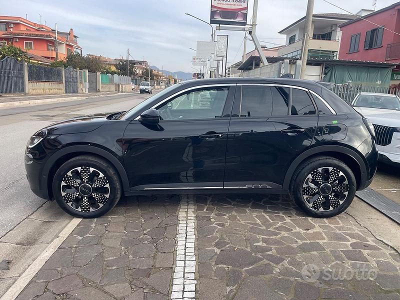 Usata Fiat 600 La Prima 136 CV (100 kW) 2024 Nero SUV