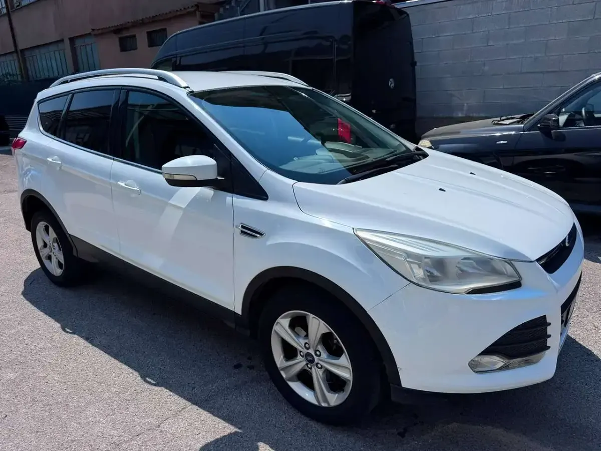 Usata Ford Kuga Titanium 140 CV (102 kW) 2013 Bianco SUV