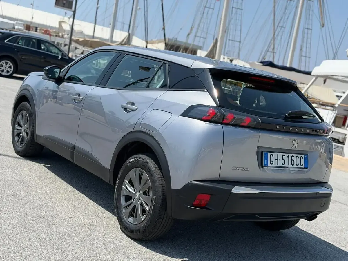 Usata Peugeot 2008 110 CV (80 kW) 2022 Grigio SUV