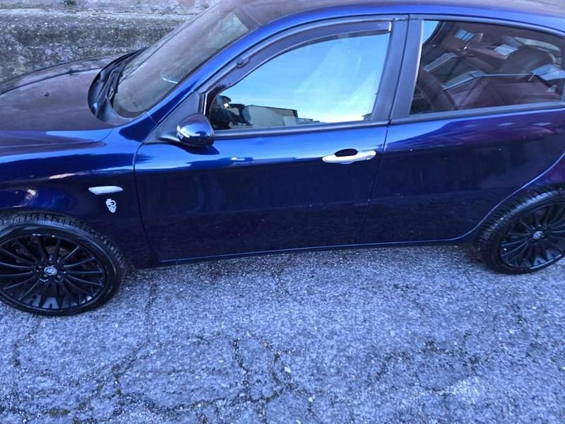 Blu/azzurro Usata 2006 Alfa Romeo 147 Progression Due volumi | 1800 € (Buon prezzo) - Immagine 1/4
