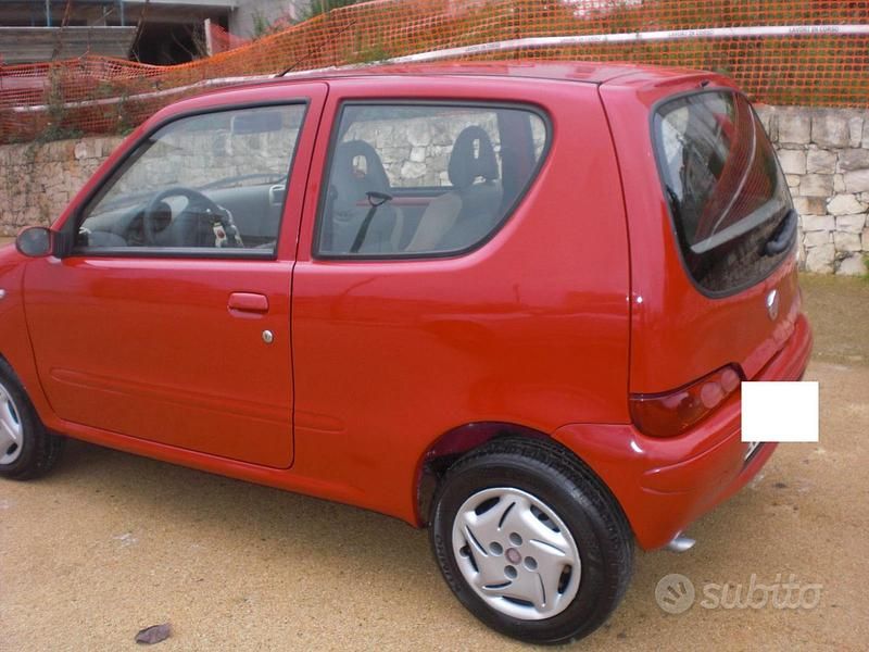 Usata Fiat 600 54 CV (39 kW) 2010 Rosso Utilitaria