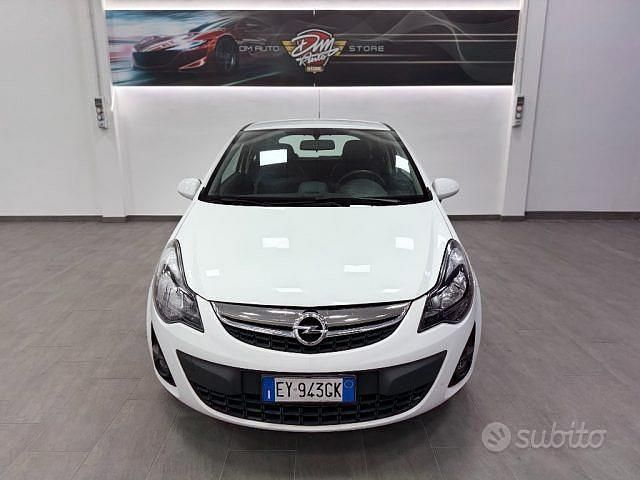 Usata Opel Corsa Edition 85 CV (62 kW) 2015 Bianco Utilitaria