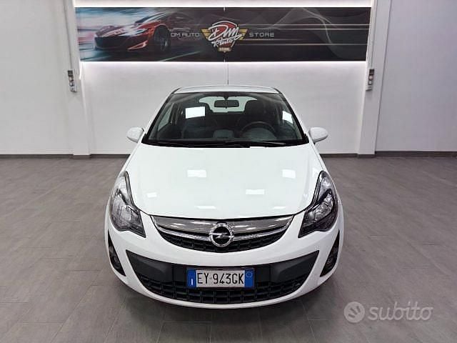 Usata Opel Corsa Edition 86 CV (63 kW) 2015 Bianco Utilitaria
