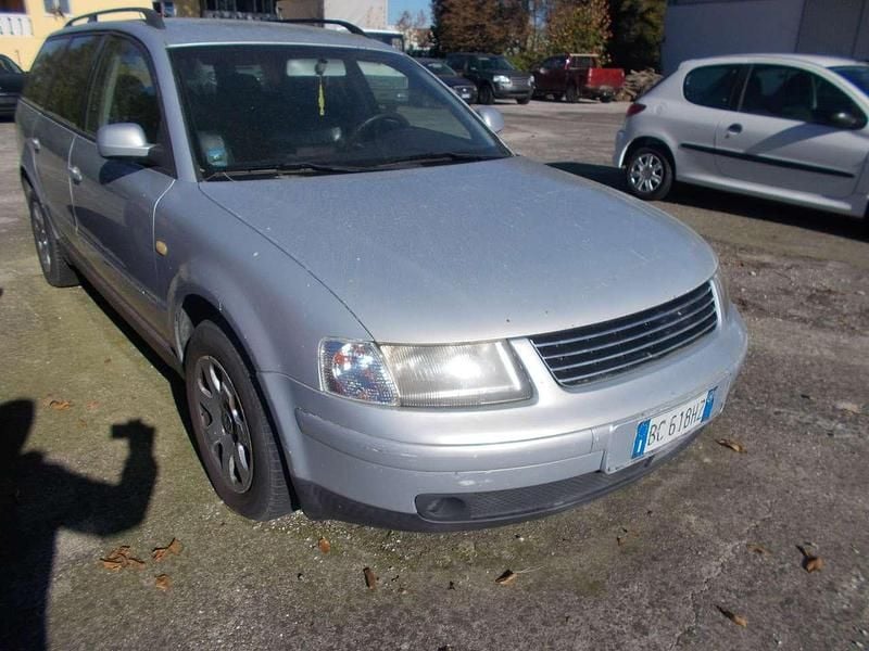 Usata VW Passat 110 CV (80 kW) 1999 Argento Station wagon