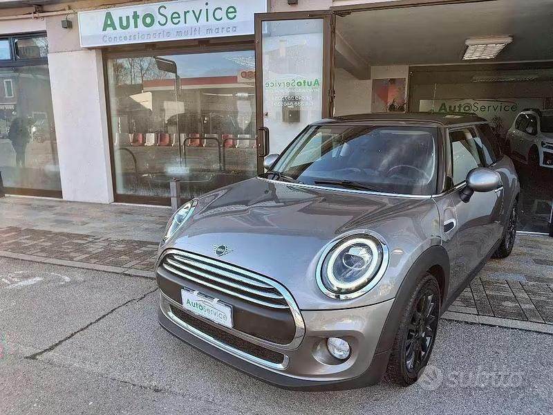 Begagnad Mini ONE Hype 102 HK (75 kW) 2019 Grå Halvkombi