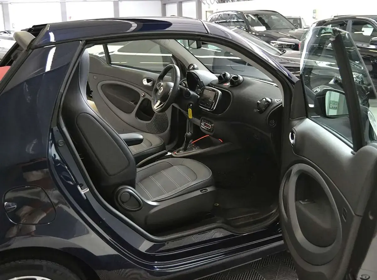 Usata Smart ForTwo Electric Drive 41 kW (56 CV) 2022 Blu/azzurro Cabrio
