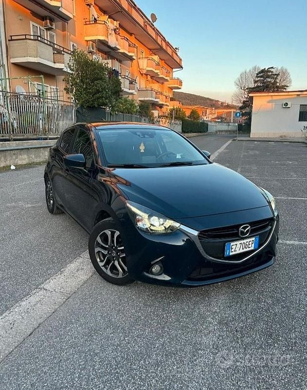 Usata Mazda 2 105 CV (77 kW) 2015 Blu Utilitaria