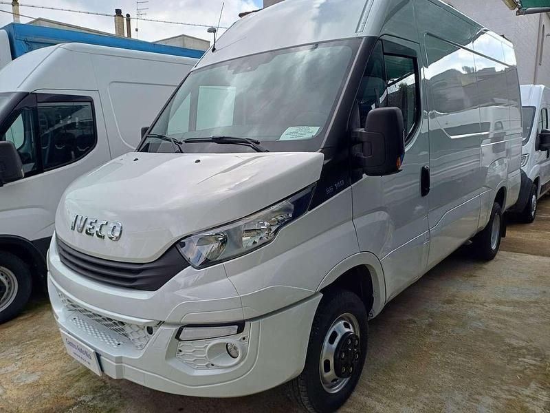 Usata Iveco Daily 140 CV (102 kW) 2017 Bianco Furgone