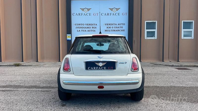 Begagnad Mini One D 88 HK (64 kW) 2005 Beige Halvkombi