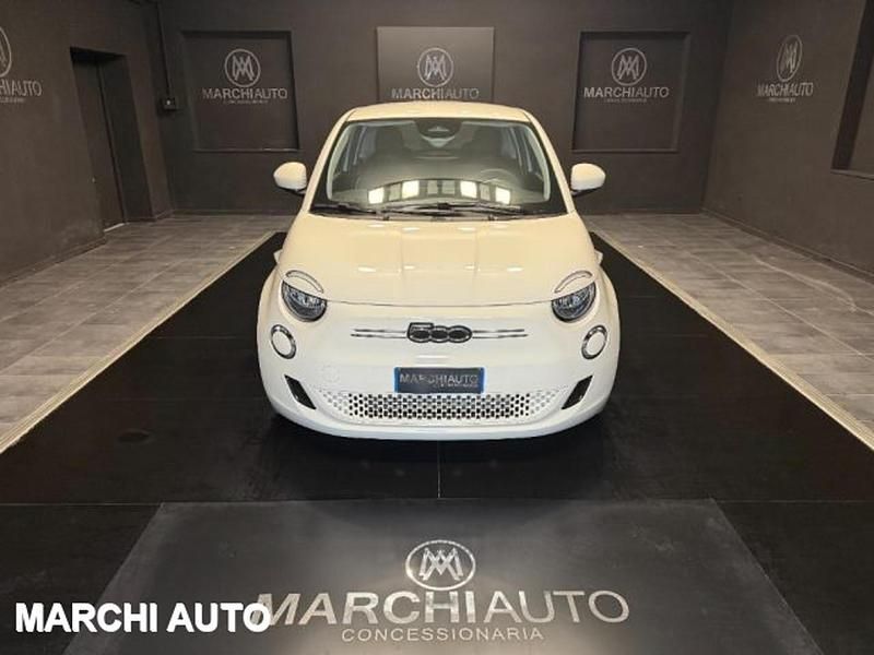 Usata Fiat 500e 69 kW (95 CV) 2024 Bianco Berlina