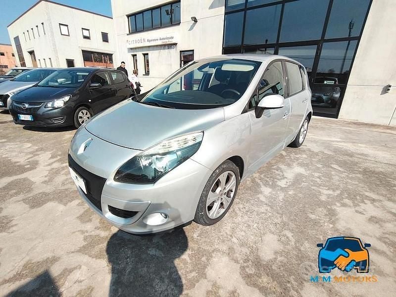 Usata Renault Scénic III Dynamique 110 CV (80 kW) 2010 Grigio Monovolume