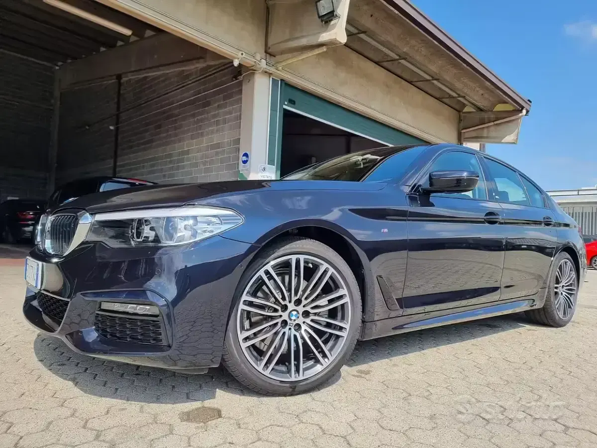 Usata BMW 520 Efficient Dynamics 190 CV (139 kW) 2019 Blu Berlina