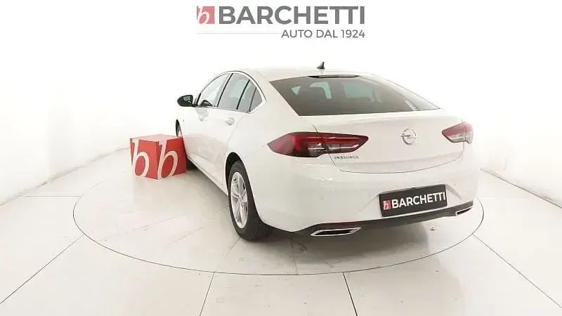 Usata Opel Insignia Business Elegance 174 CV (127 kW) 2022 Giallo Utilitaria